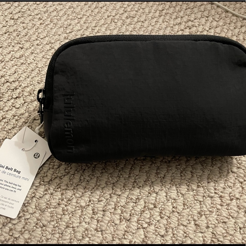 Lululemon Wear Everywhere Mini Belt Bag